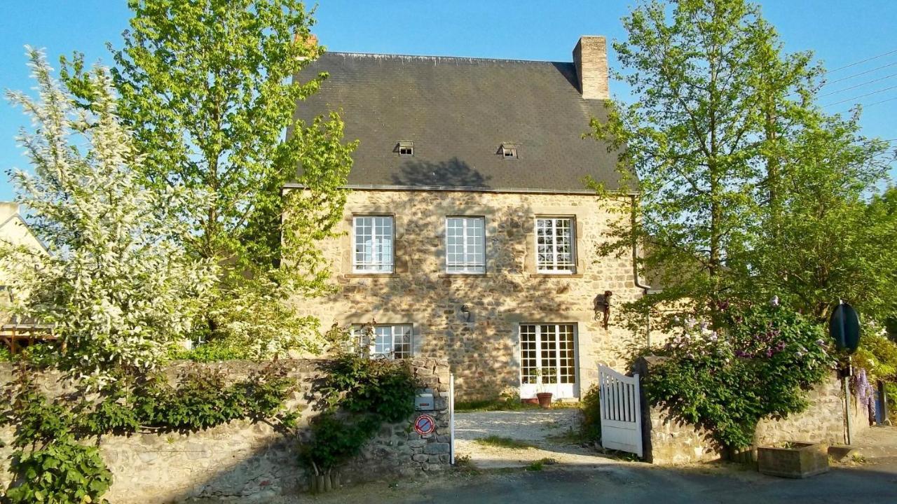 Bed and Breakfast Manoir De La Grand'Cour Soulgé-sur-ouette Exterior foto